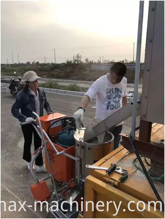 Chaudière machine à marquer des routes thermoplastiques